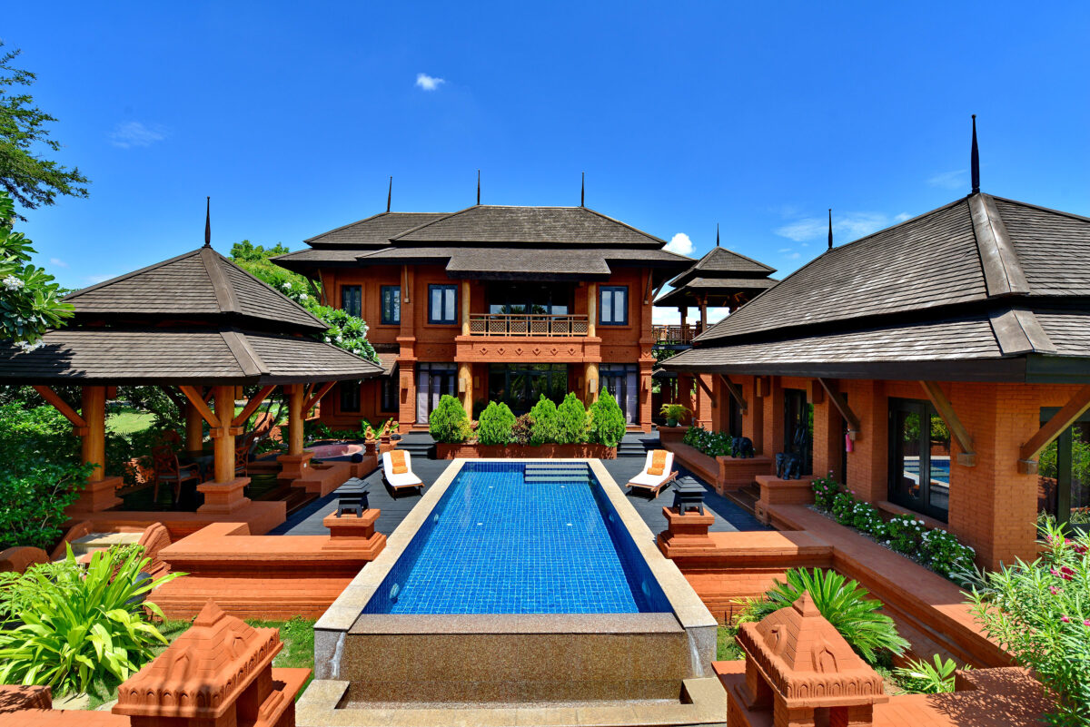 palm tree pool villa