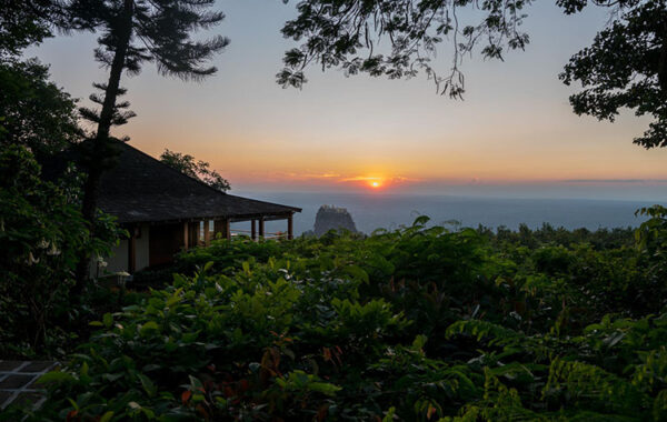 DeluxeTaungKalattView_03-1