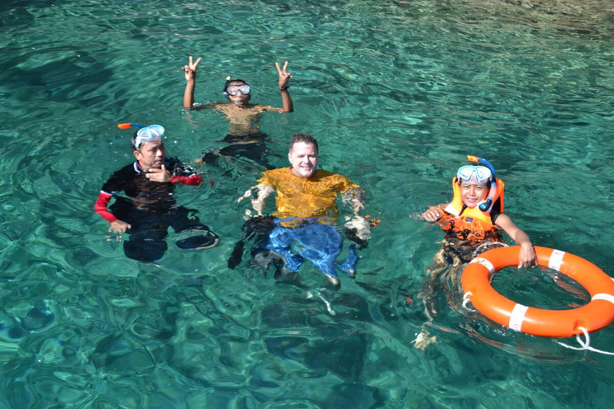 Boat Sightseeing and Snorkeling